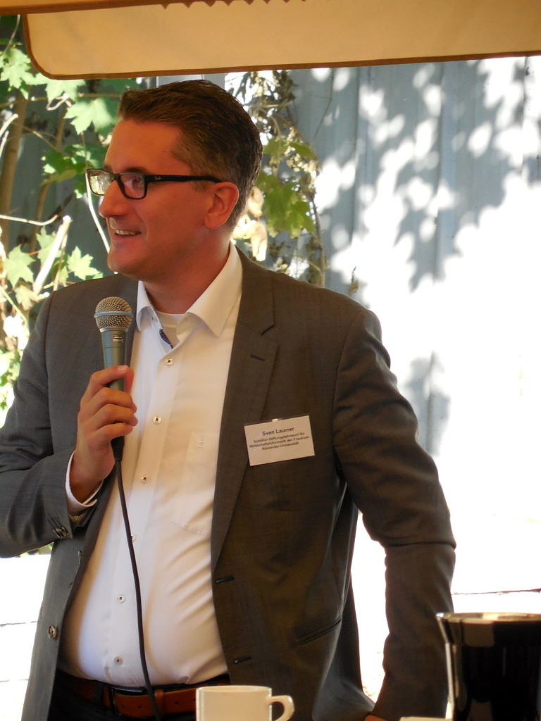 Prof. Dr. Laumer at the entrepreneurs’ breakfast of the city of Schwabach